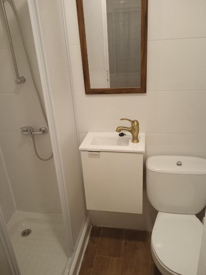 Habitacion Economica Con Bano Privado En Pleno Centro De Figueres ฟิกวยเรส ภายนอก รูปภาพ
