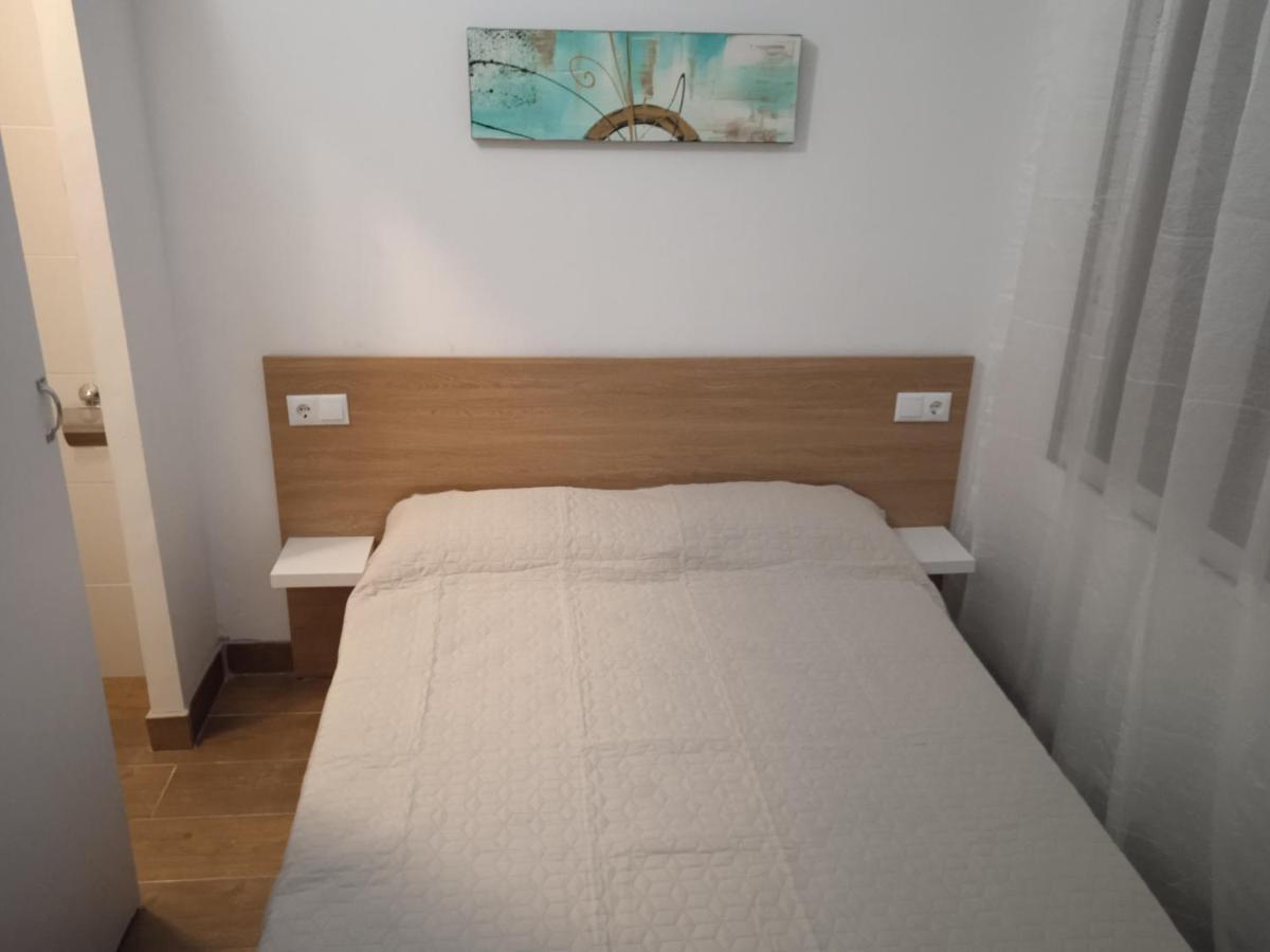 Habitacion Economica Con Bano Privado En Pleno Centro De Figueres ฟิกวยเรส ภายนอก รูปภาพ